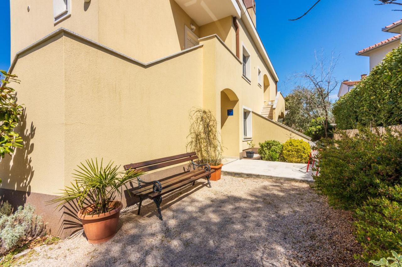 Apartments Vesna Malinska Exterior photo